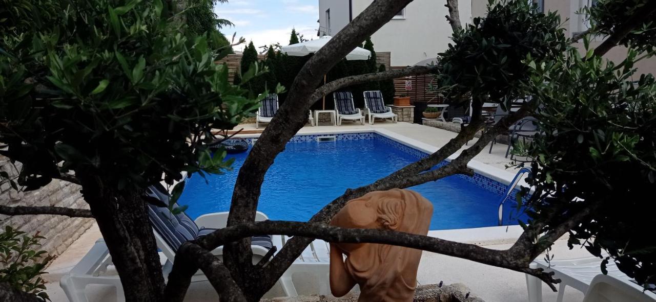 Villa Gregovica &T 2 Pola Esterno foto